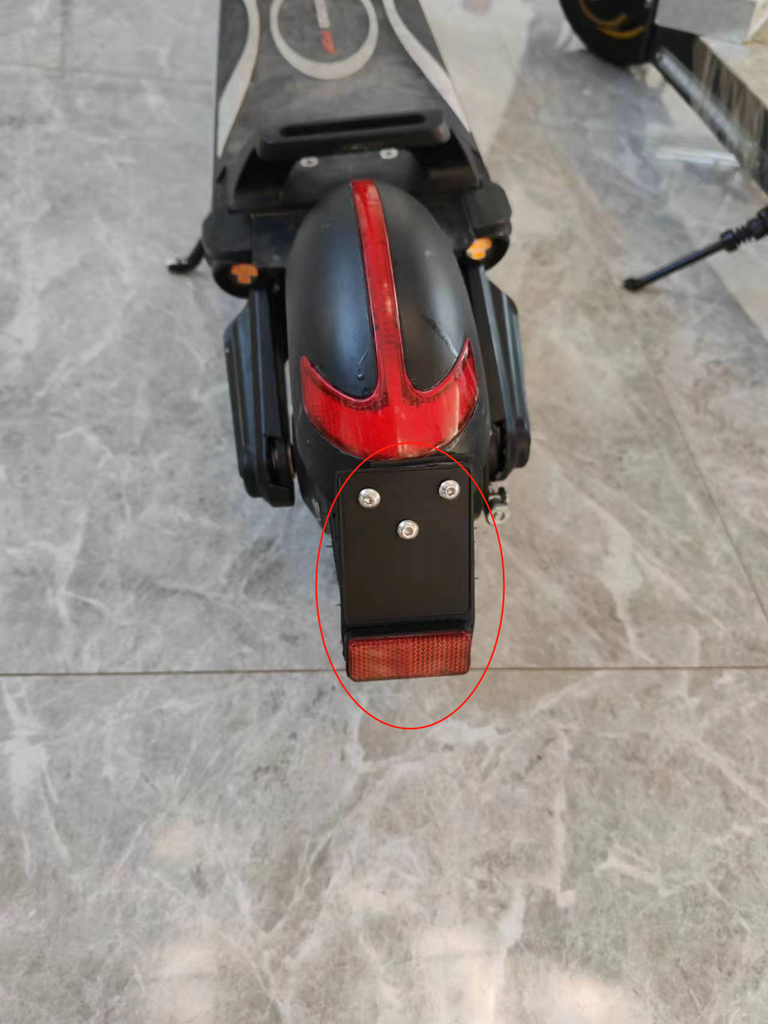 DUALTRON POP | SET SOPORTE MATRÍCULA Y CATADIÓTICOS DGT ESPAÑA